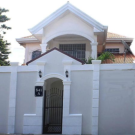 Leizel'S Bed & Breakfast Palompon Exterior photo