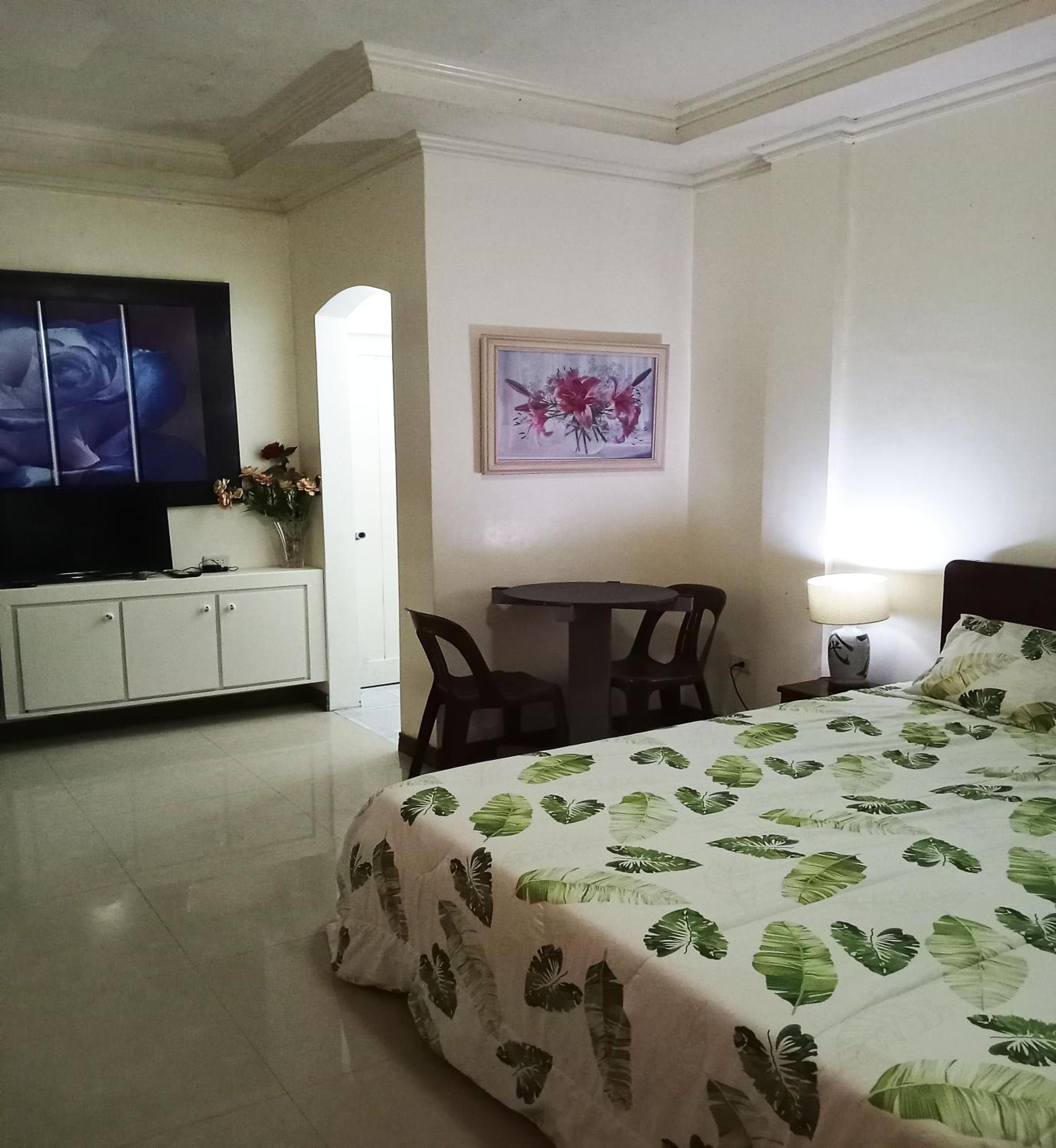 Leizel'S Bed & Breakfast Palompon Exterior photo